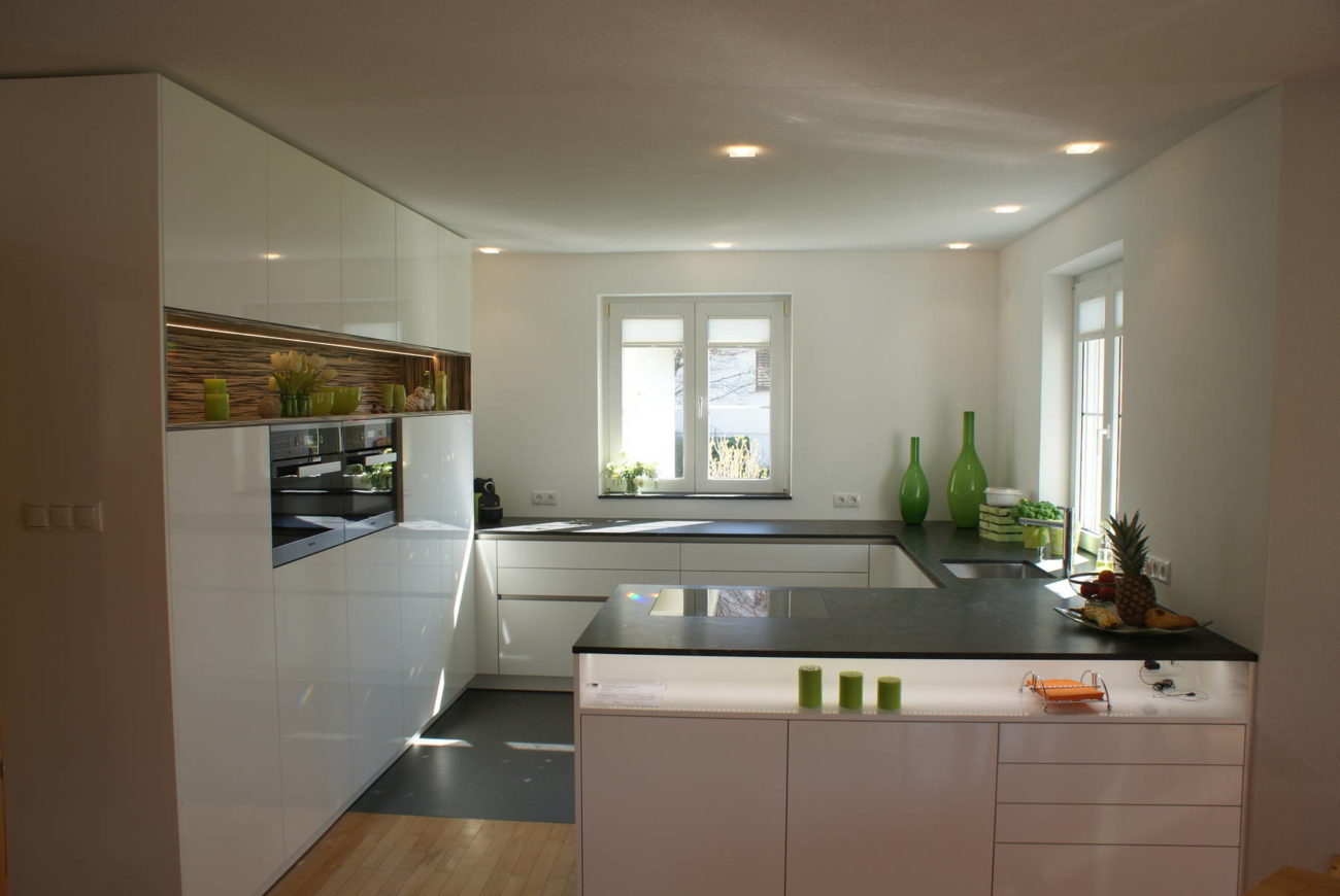 u shaped kitchen layouts