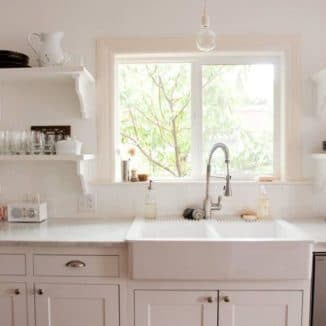 How to eliminate the smell in the kitchen from the sink,